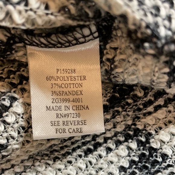 Almost Famous 3/4 sleeve top Size L - Picture 6 of 7